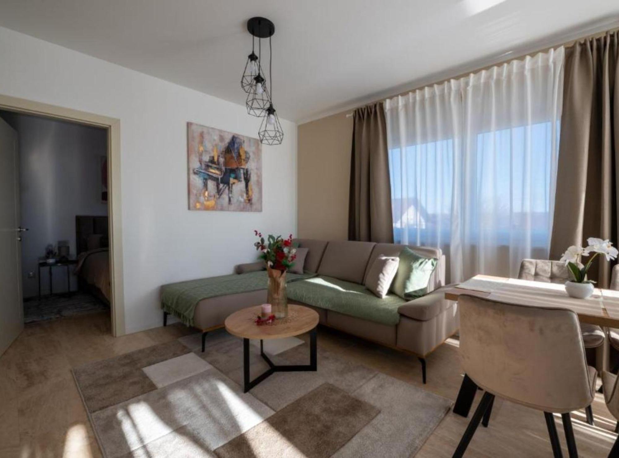 Apartment Kona - Free Parking & Self Check-In Ivanja Reka Extérieur photo