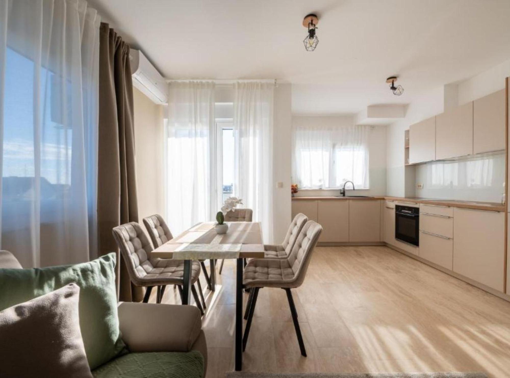 Apartment Kona - Free Parking & Self Check-In Ivanja Reka Extérieur photo