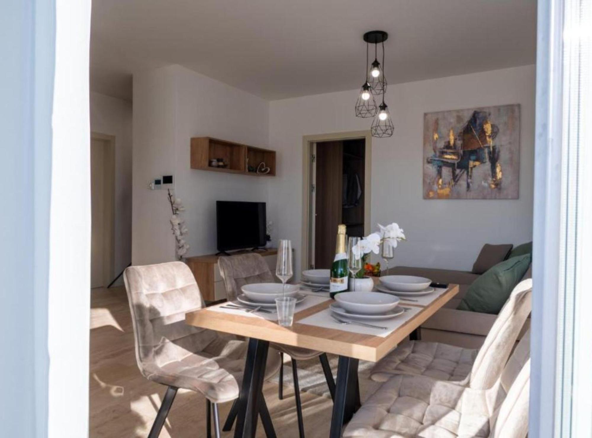 Apartment Kona - Free Parking & Self Check-In Ivanja Reka Extérieur photo