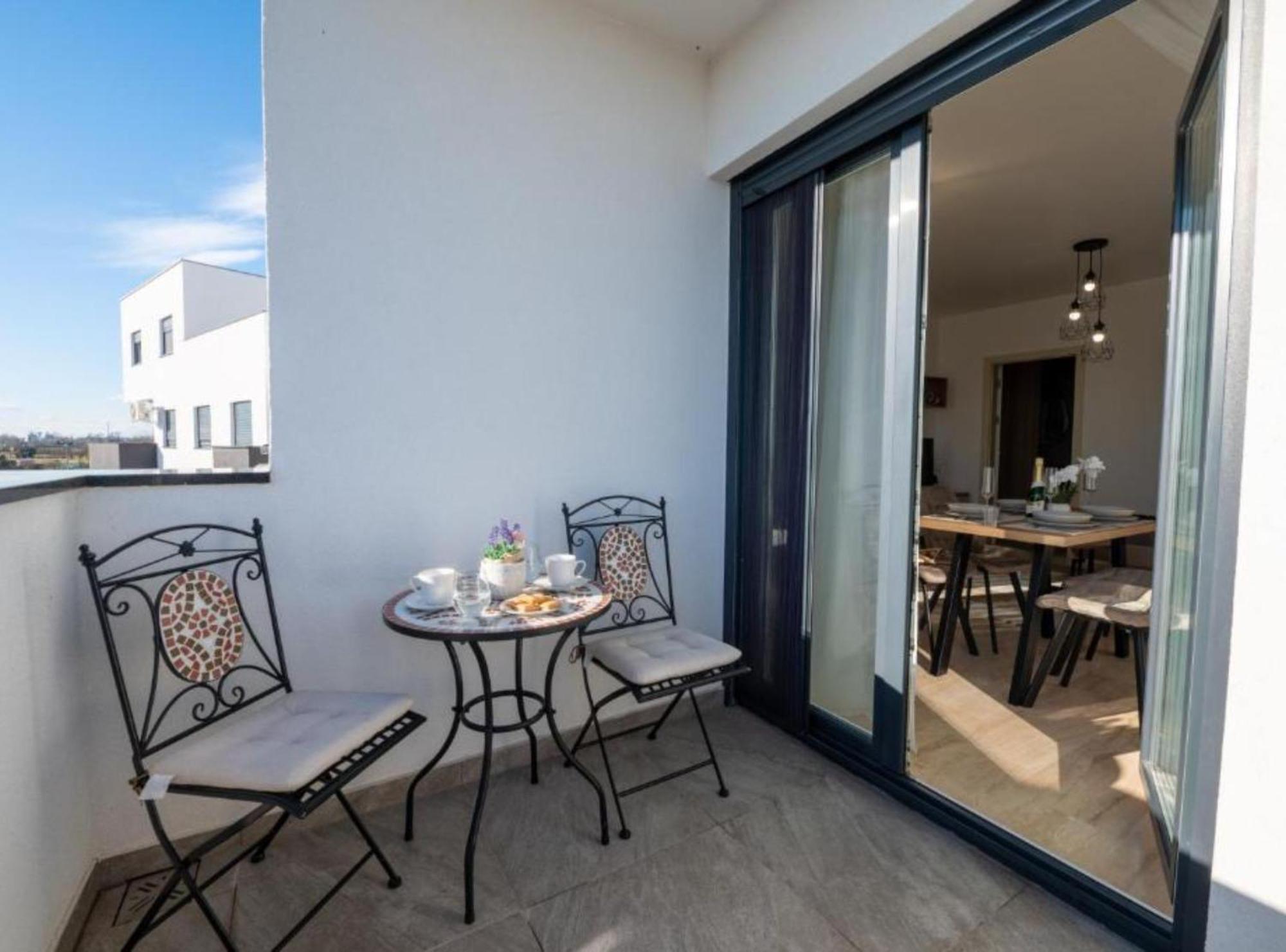 Apartment Kona - Free Parking & Self Check-In Ivanja Reka Extérieur photo